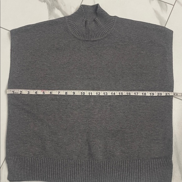 Max Studio Charcoal Grey Mockneck Sweater Vest Cap Sleeves OS Relaxed Fit Sz S - Picture 8 of 12